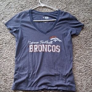 NFL Team Apparel Women's Shirt in Navy